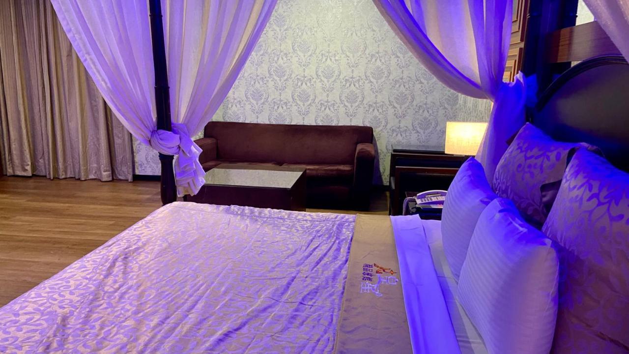Huang Xing Boutique Hotel Pingtung Ngoại thất bức ảnh