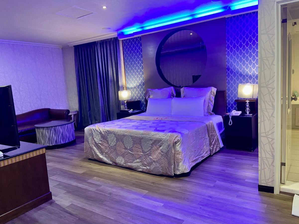 Huang Xing Boutique Hotel Pingtung Ngoại thất bức ảnh