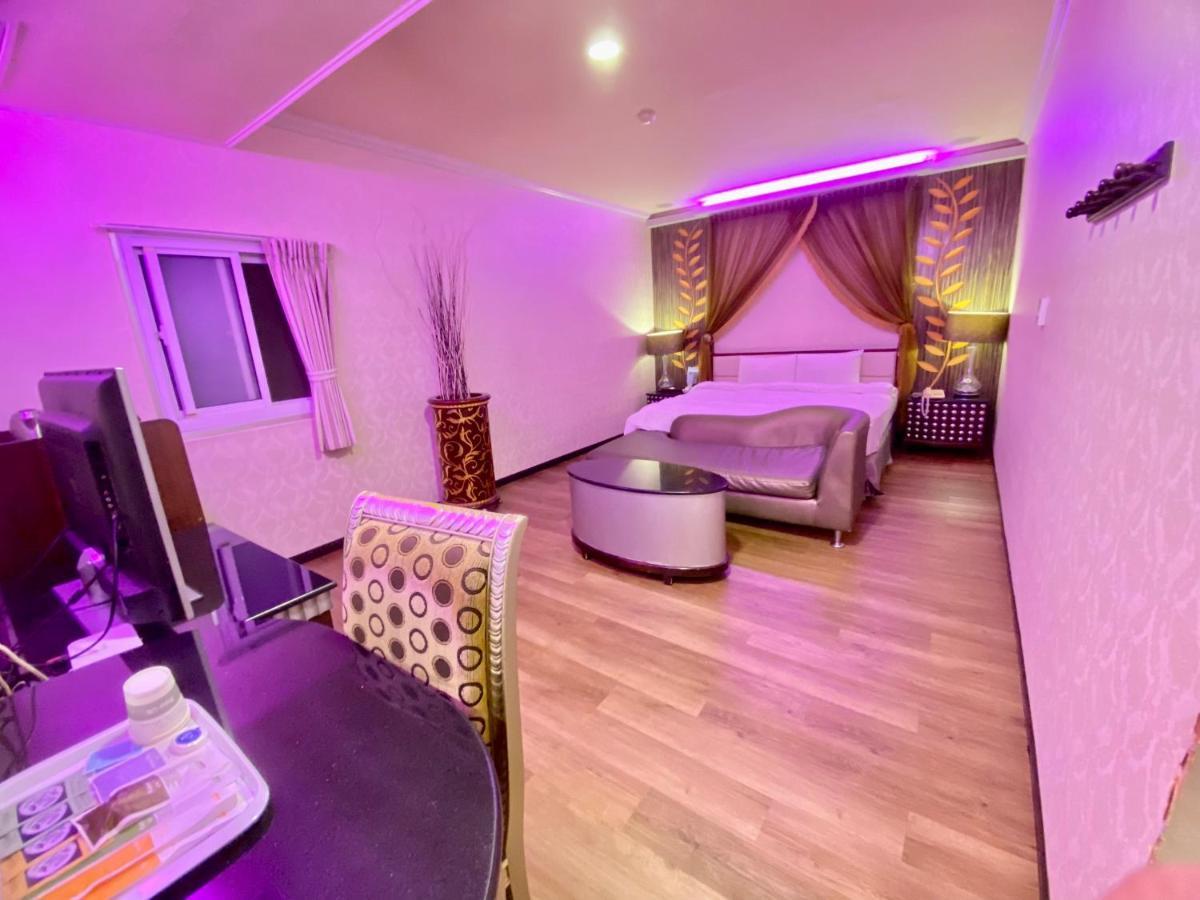Huang Xing Boutique Hotel Pingtung Ngoại thất bức ảnh
