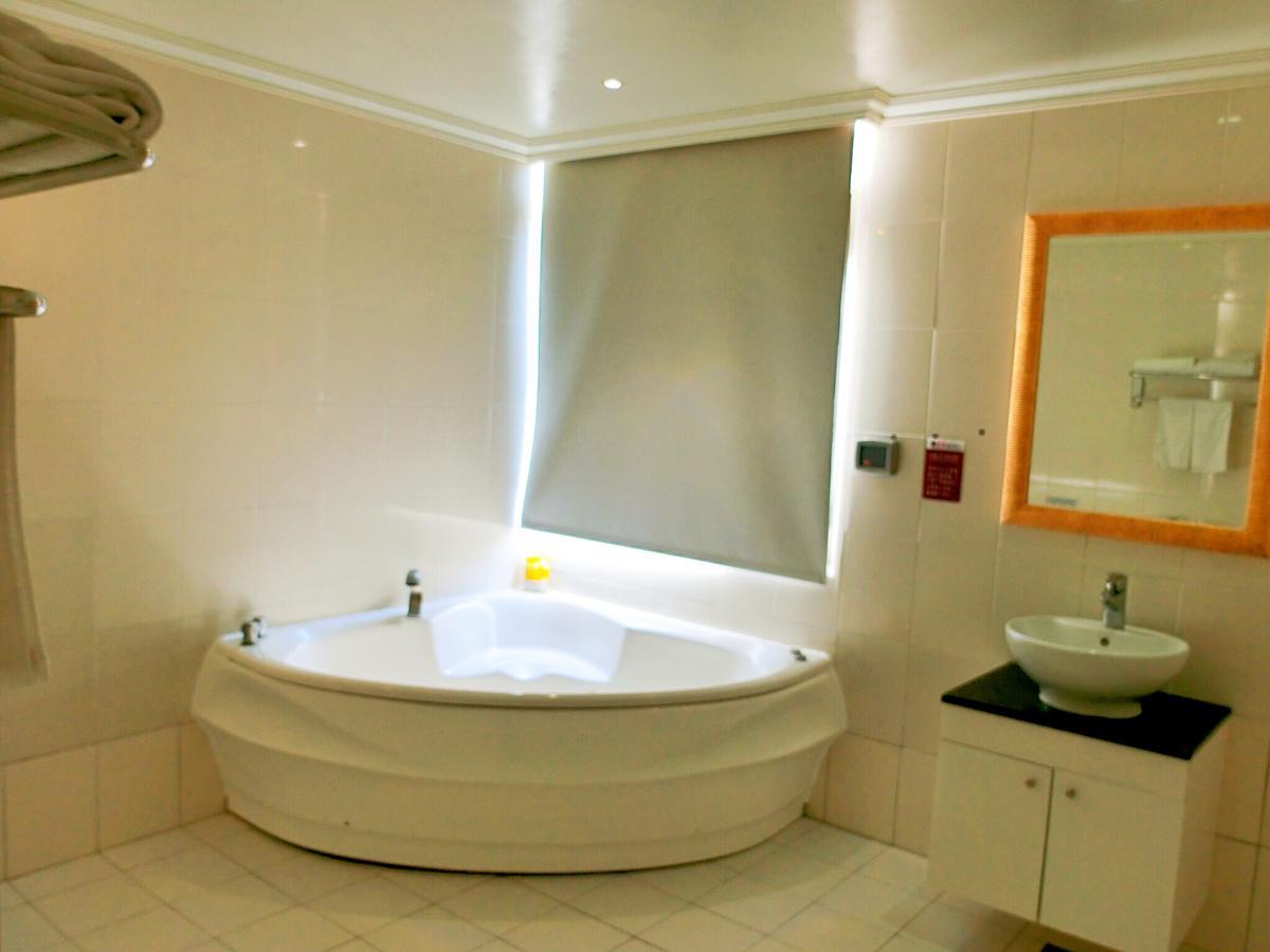 Huang Xing Boutique Hotel Pingtung Ngoại thất bức ảnh